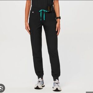 Black free X lined Zamora petit jogger scrub pants